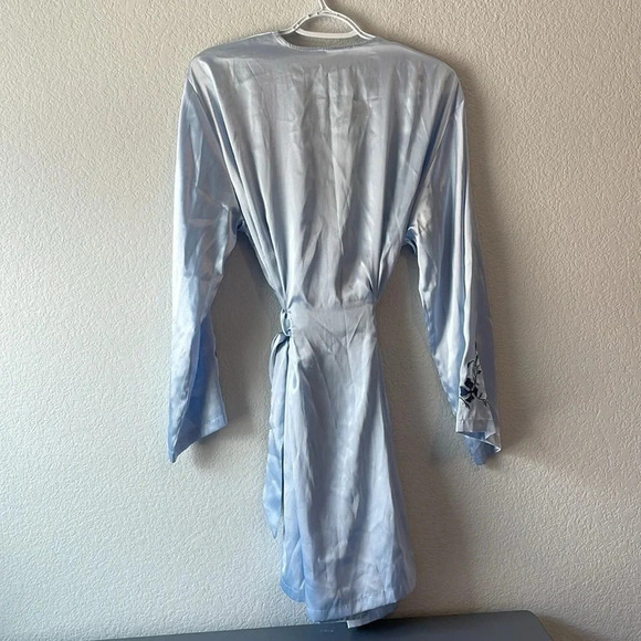 Jones New York L/XL satin like robe - Picture 5 of 6
